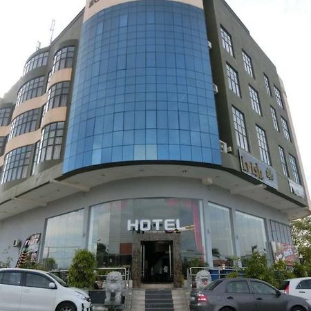 Paragon City Hotel Іпох Екстер'єр фото