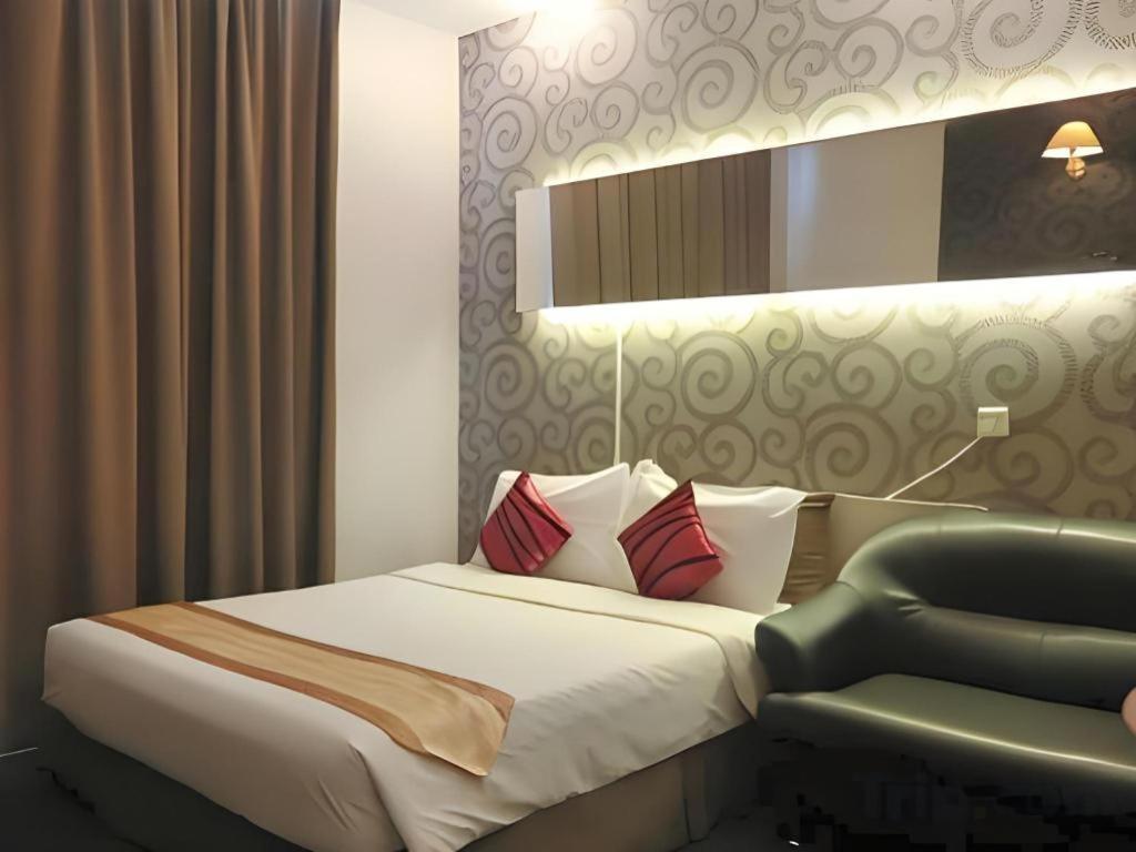Paragon City Hotel Іпох Екстер'єр фото