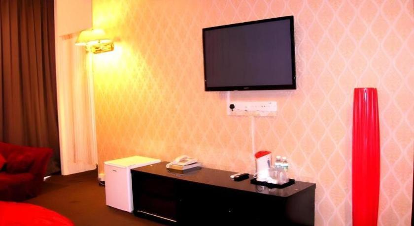 Paragon City Hotel Іпох Екстер'єр фото