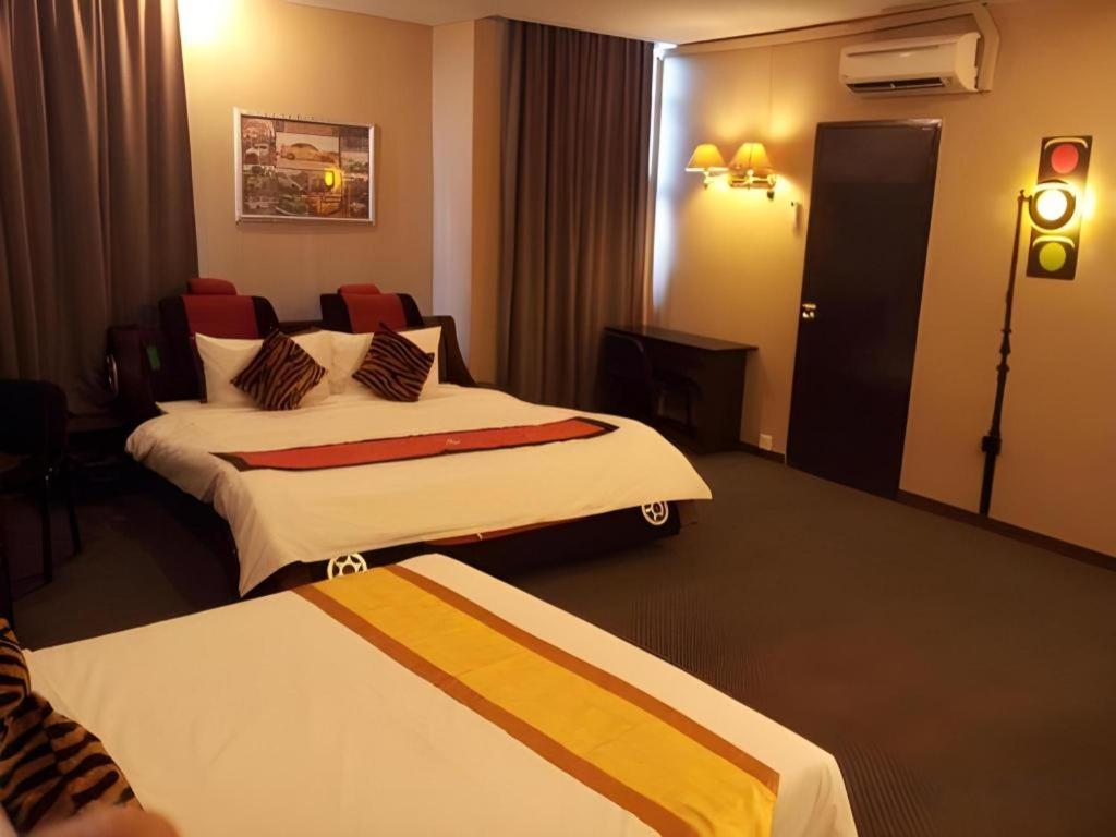 Paragon City Hotel Іпох Екстер'єр фото