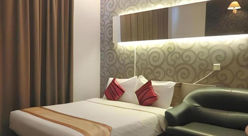 Paragon City Hotel Іпох Екстер'єр фото