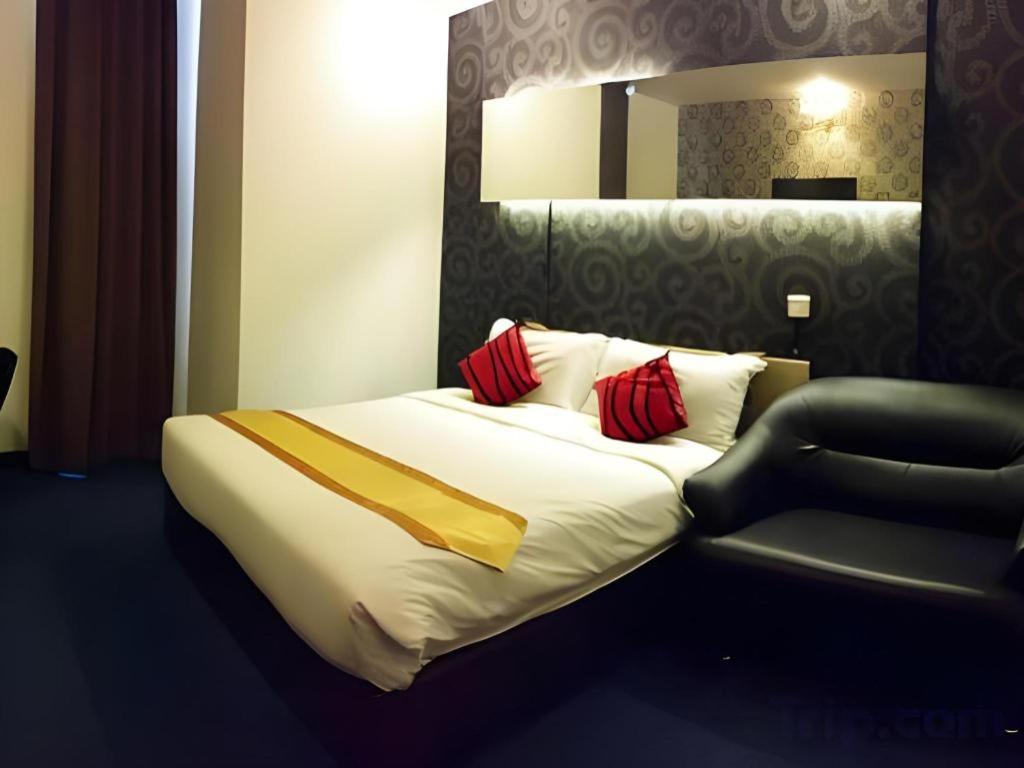 Paragon City Hotel Іпох Екстер'єр фото