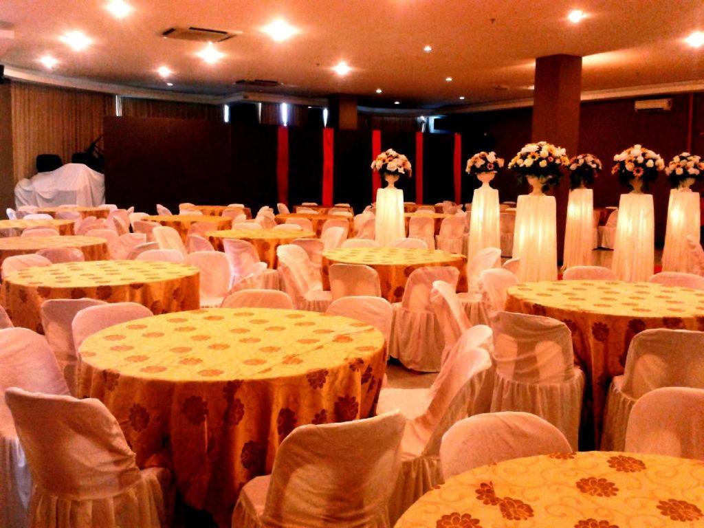 Paragon City Hotel Іпох Екстер'єр фото